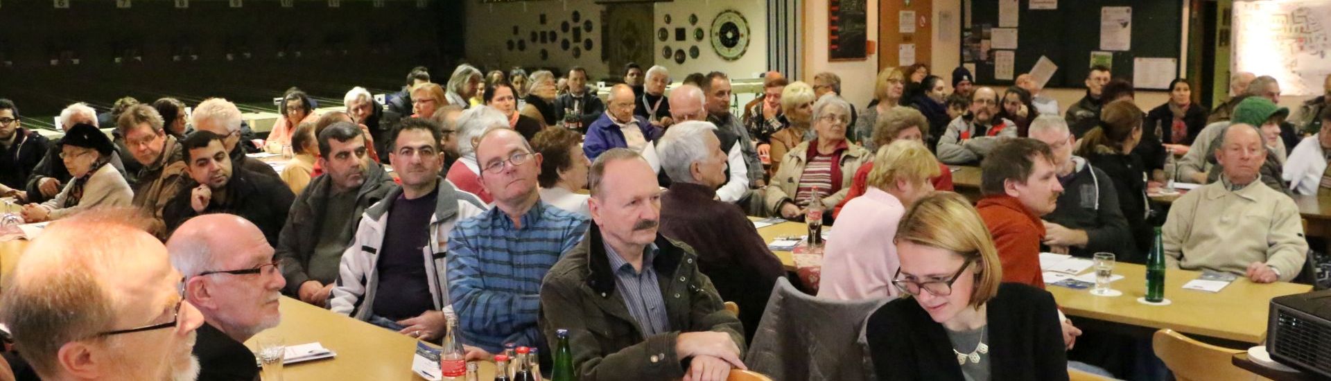 Versammlung der Bewohner des Sanierungsgebiets bei der Erstellung des ersten Rahmenplans im Jahr 2016